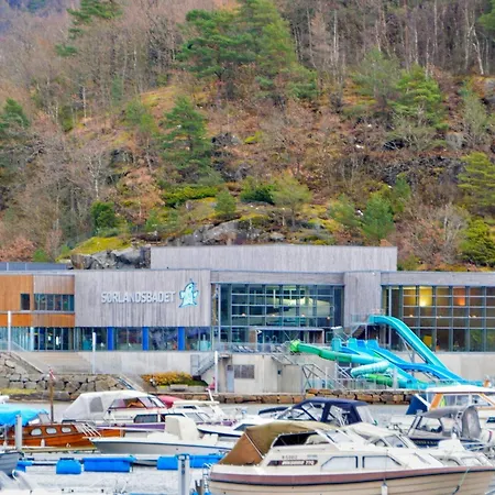 6 Person In Lyngdal